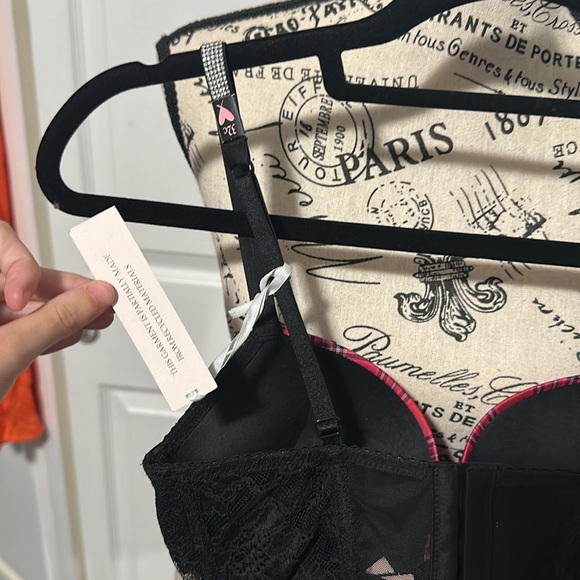 Victoria's Secret Push Up Lace Rhinestone Bra - Picture 5 of 7